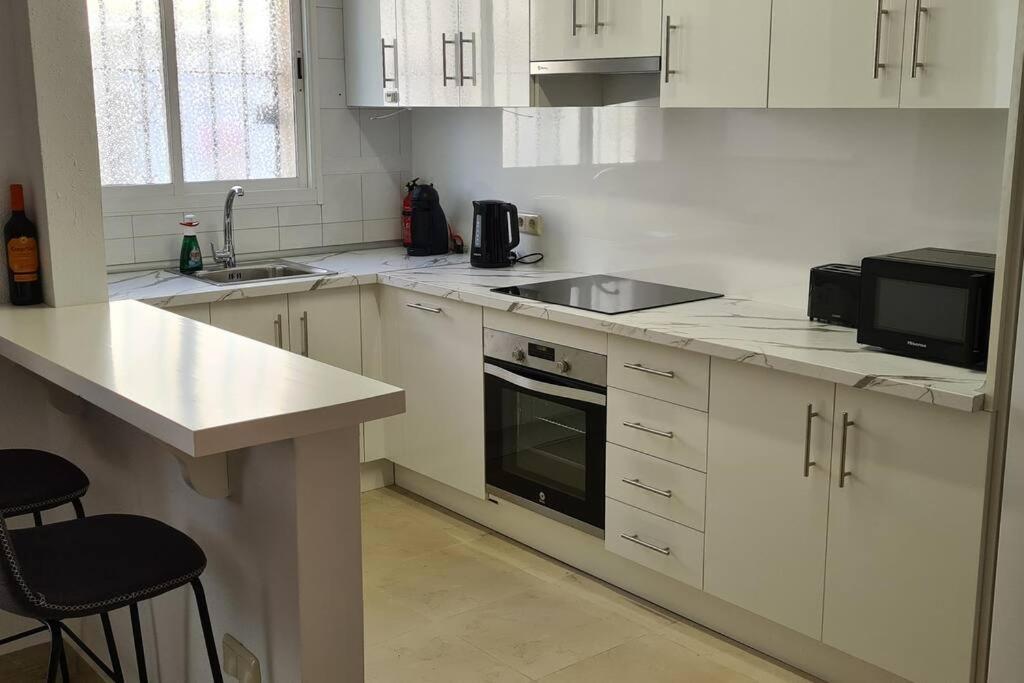 Estepona Port Beachside Apartment - Marina Bay المظهر الخارجي الصورة