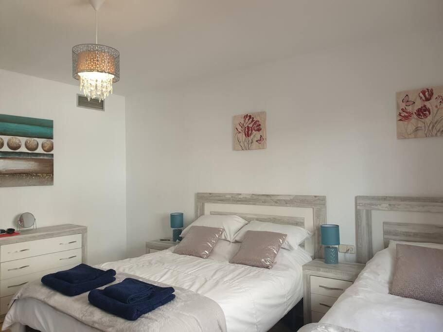 Estepona Port Beachside Apartment - Marina Bay المظهر الخارجي الصورة