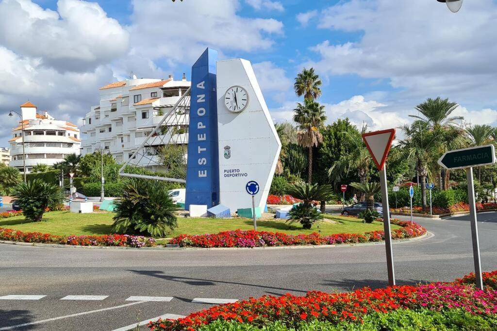Estepona Port Beachside Apartment - Marina Bay المظهر الخارجي الصورة